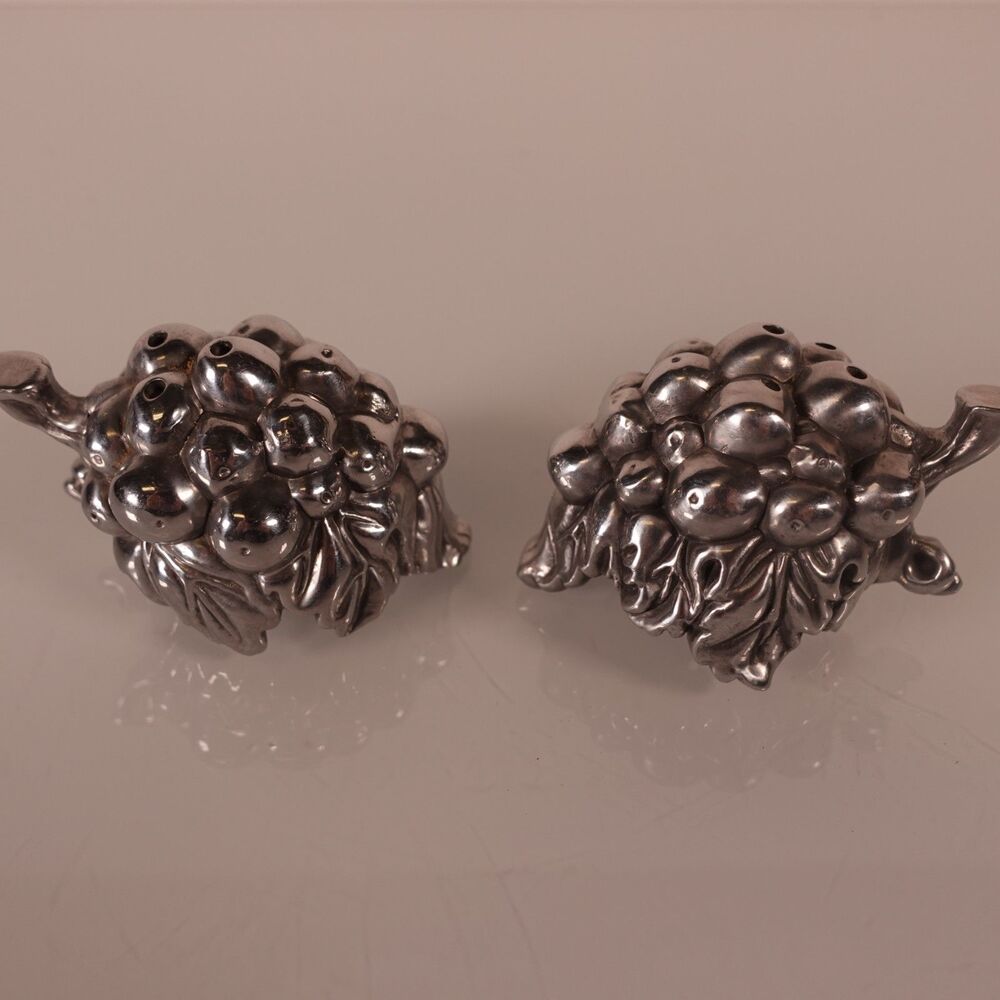 Vintage Arthur Court 2005 Salt and Pepper Shaker Set Toppers Grape Clusters